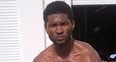 Usher shows off his 6 pack