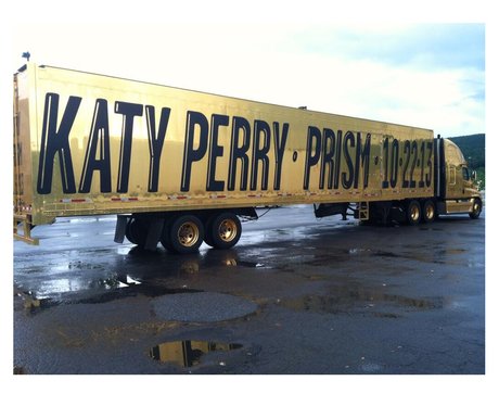 katy-perry-prism-bus-1387557587-view-0.j