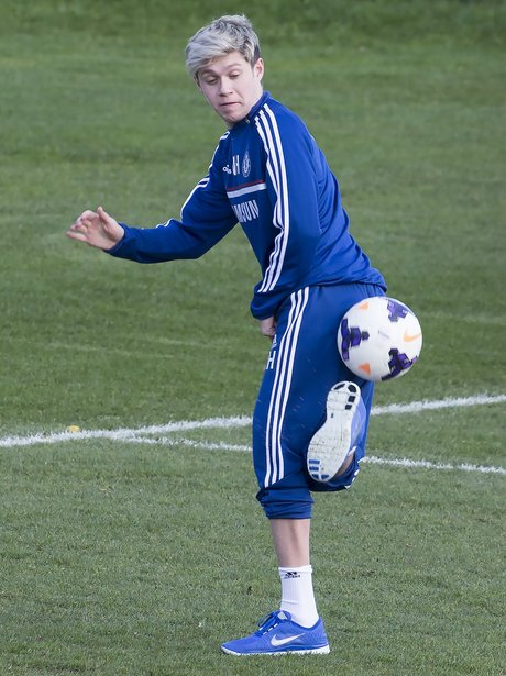 One Direction's Niall Horan Enjoys A Day Out Football ...