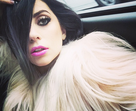 lady-gaga-selfie-instagram--1426507425-v