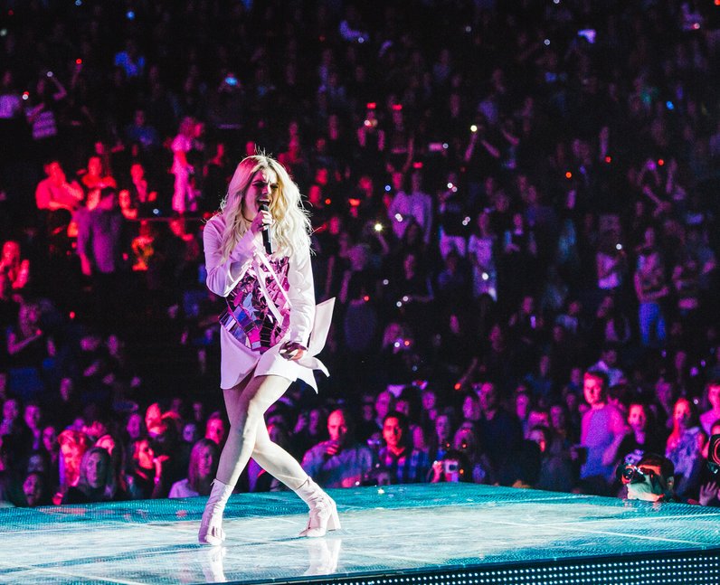 Louisa Johnson Jingle Bell Ball 2016