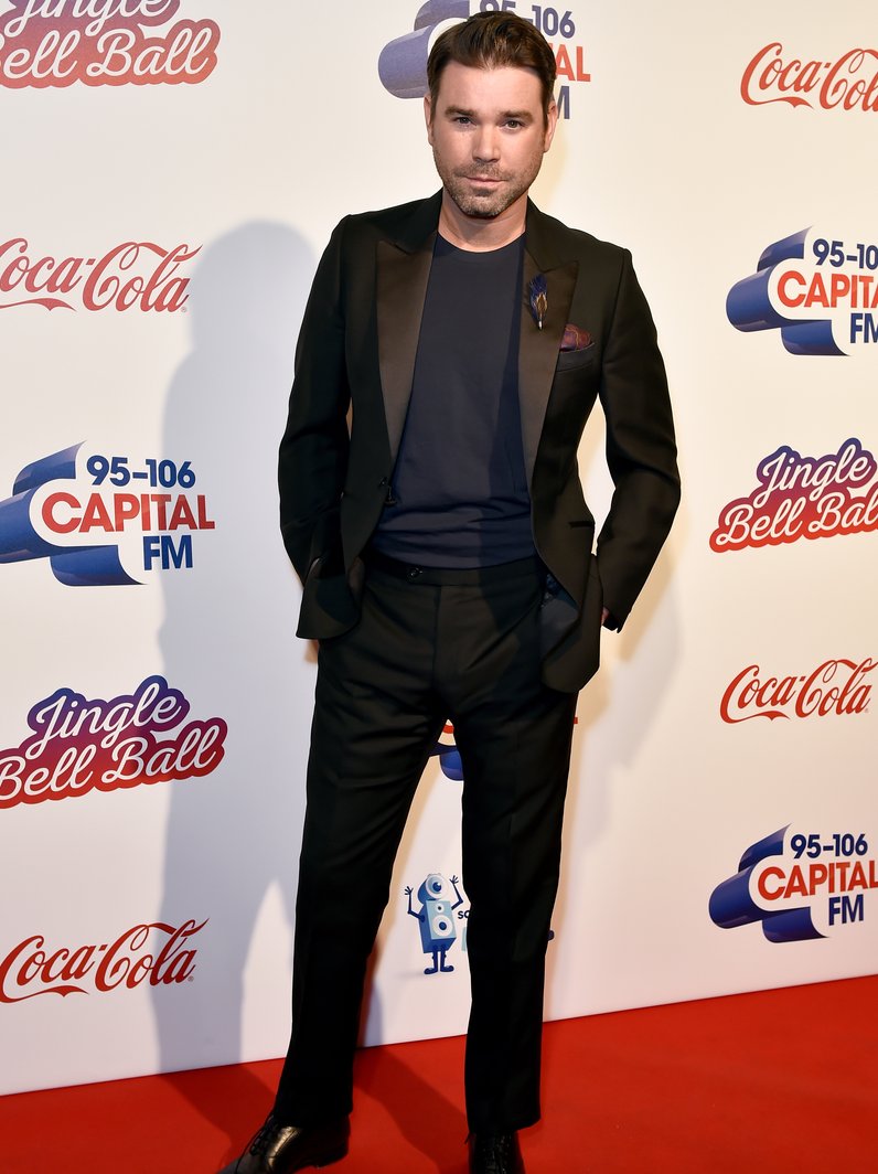 dave-berry-jingle-bell-ball-2016-red-carpet1-1480867832-view-1.jpg