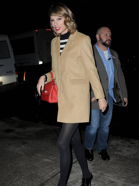 Taylor Swift wears a chic oversized camel coat to keep warm in New York ...